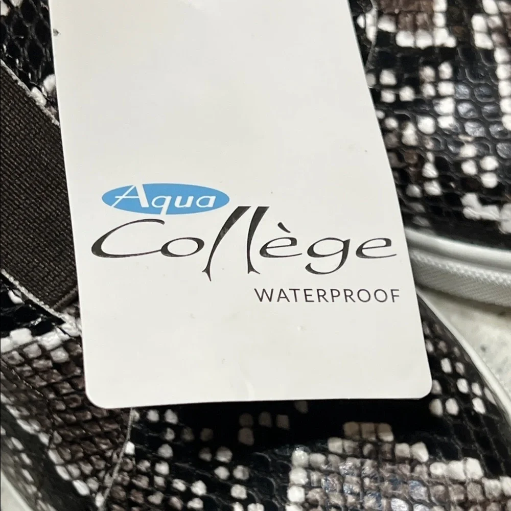 Aqua College Waterproof Snake Print Sneakers Size 8